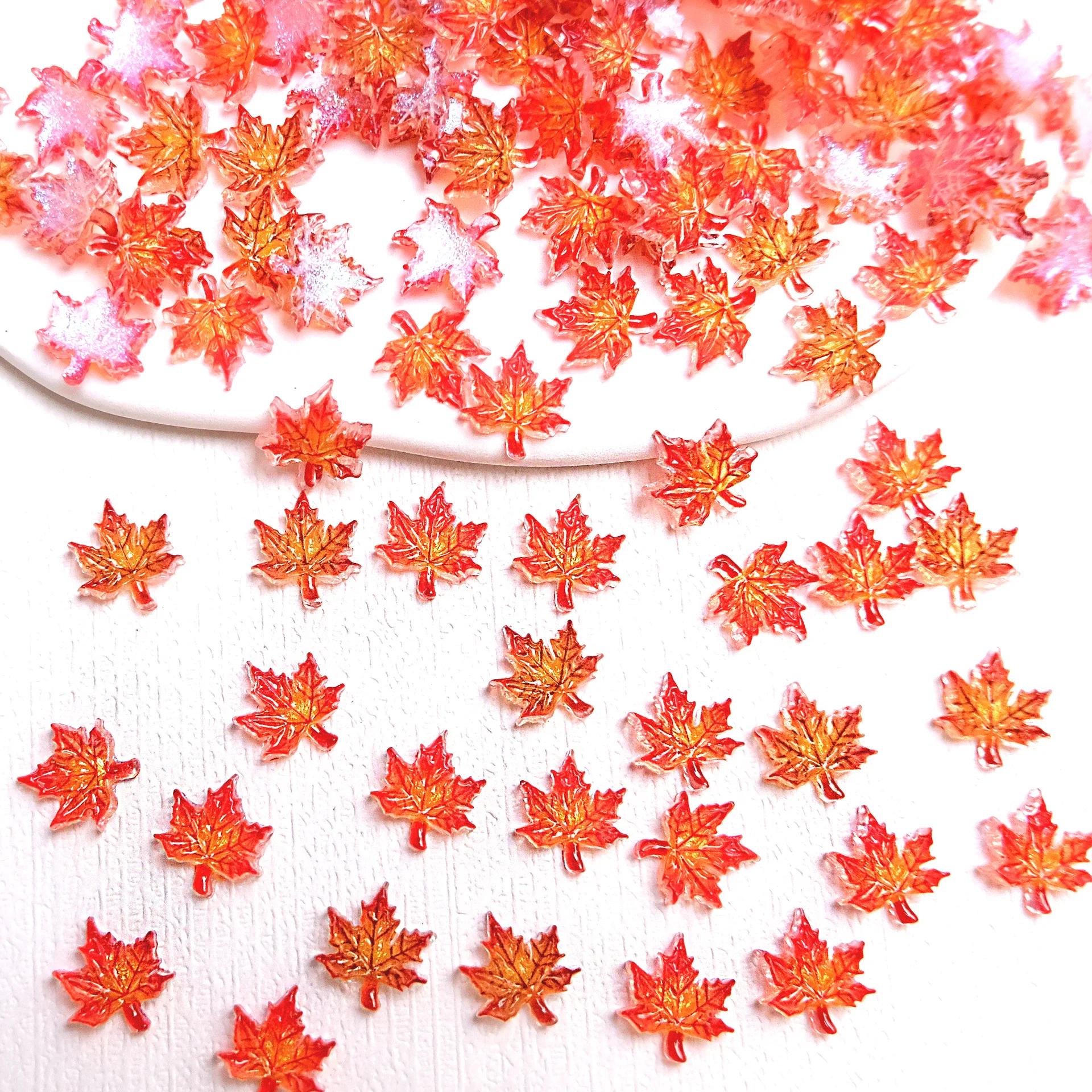 

50/100PCS Miniature Simulation Maple Leaves Resin Model Mixed Colorful Art Craft DIY Dollhouse Garden Desktop Decor Diorama Kit