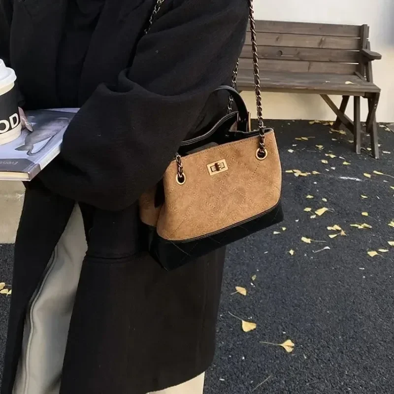 

Classic Luxury Designer Diaper Bag: Elegant Crossbody Handbag For Women With Vintage Style And Large Capacity Messenger Tote