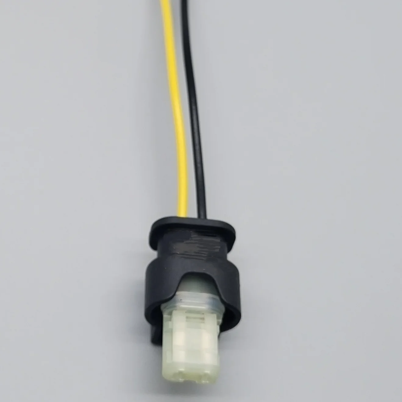 shhworldsea 2 Pin car sealed auto connector female fuel injector connector 805-120-522 sensor electric plug A0295451126