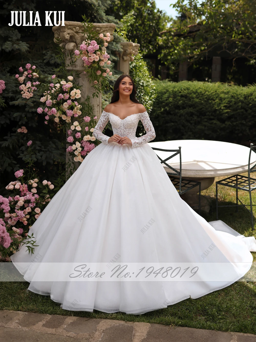 Julia Kui 맞춤 제작 빈티지 튤 볼 가운 웨딩 드레스 비즈 장식 진주 아플리케 오프 숄더 풀 슬리브 신부 드레스