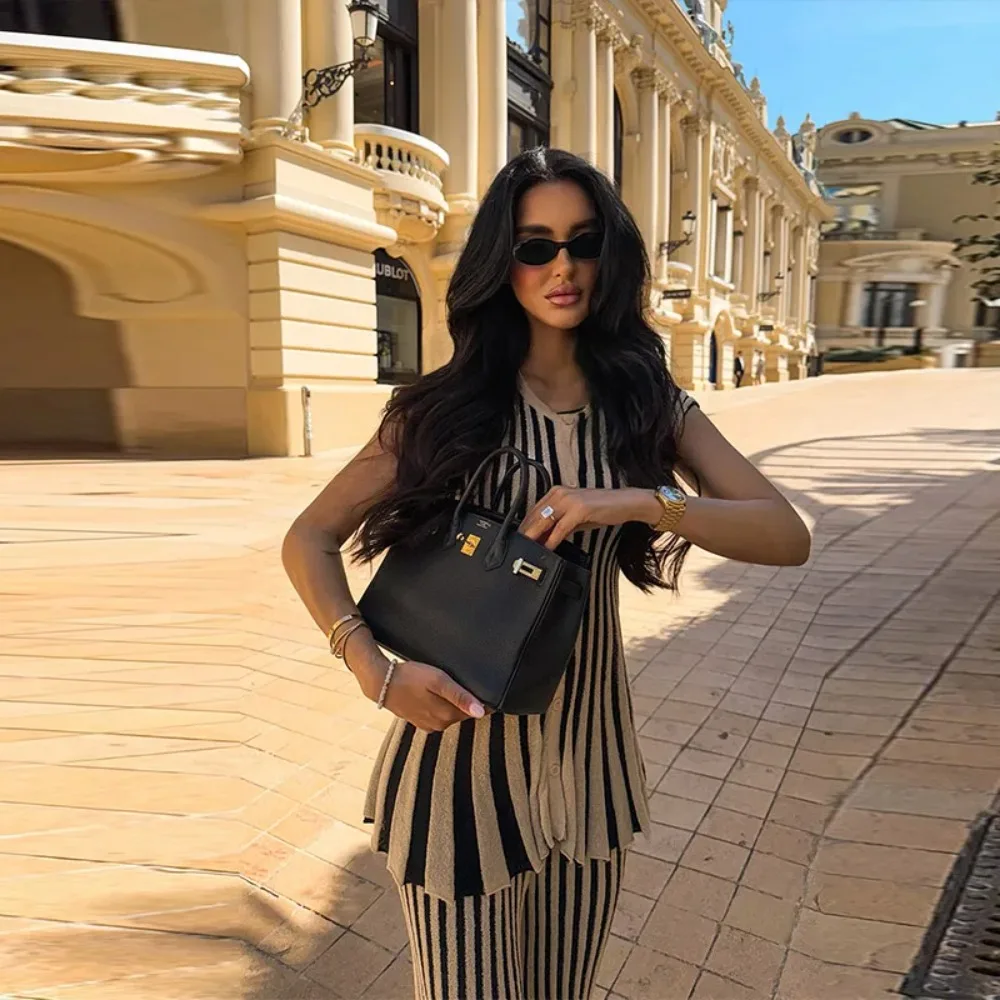 

Women's Striped Knitted Two Piece Set V-Neck Top Straight Leg Pants Office Commuting Summer 2025 Elegant Casual Street Style