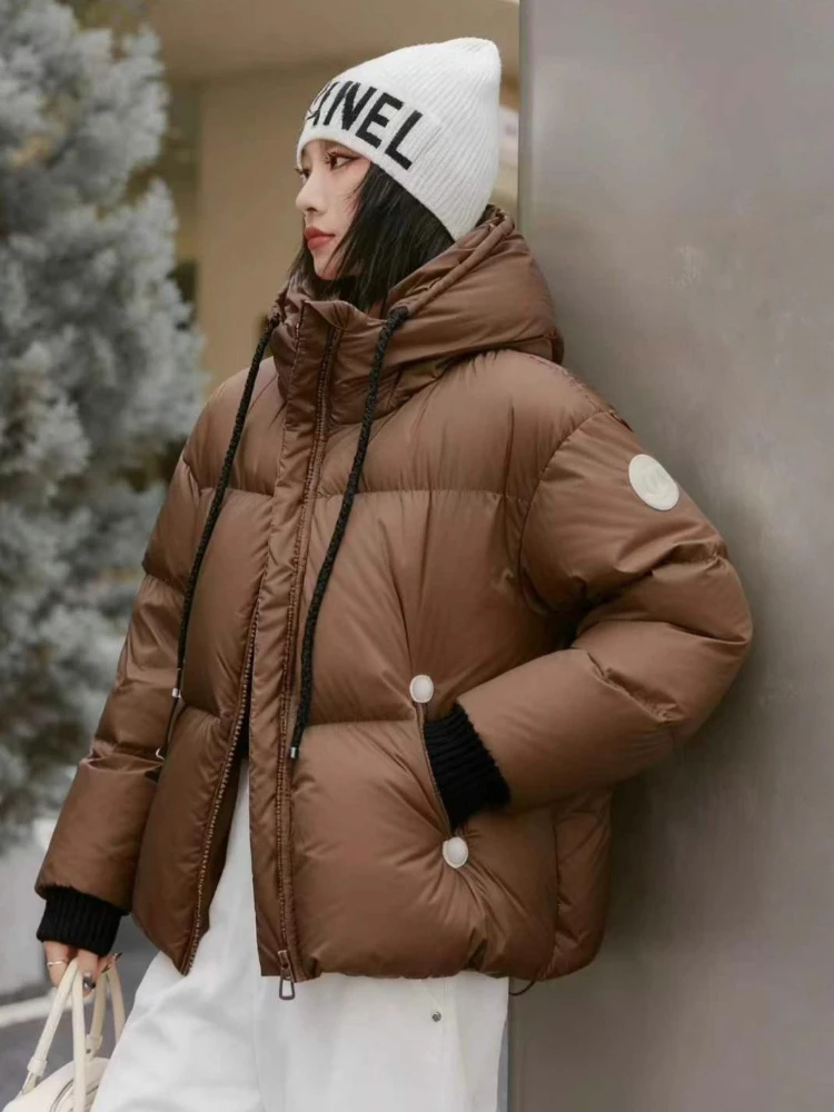 2025 جديد أسفل سترة 90 الأبيض بطة معطف منتفخ المرأة الشتاء مقنعين سميكة الدافئة بلون سترات قصيرة لملابس خارجية