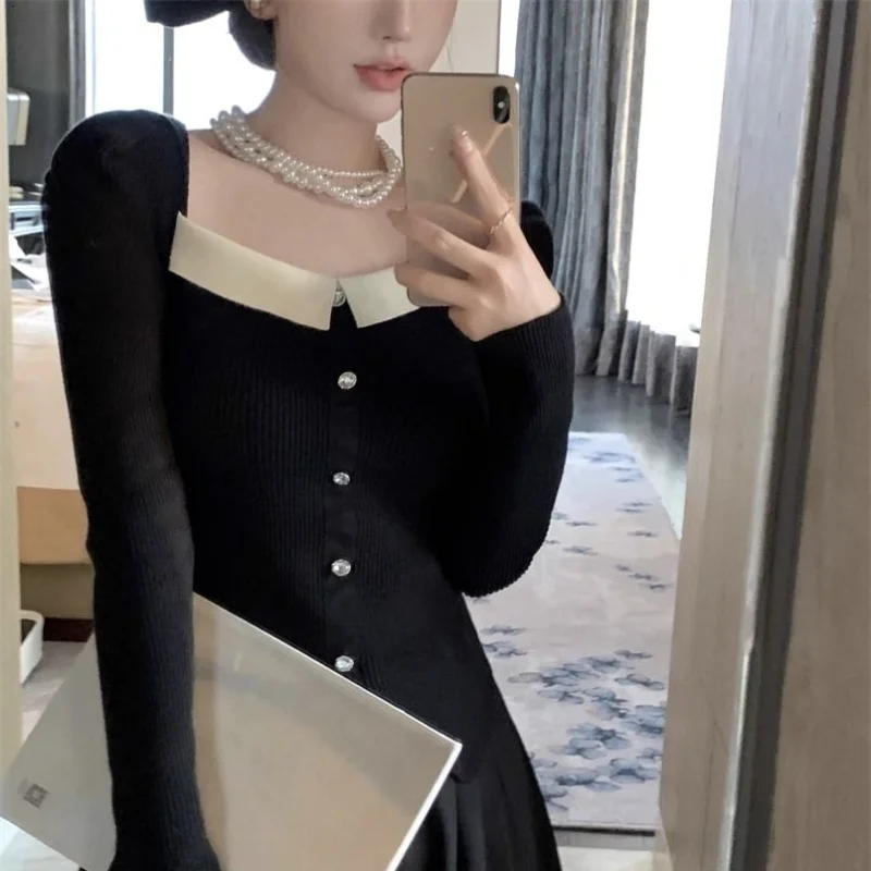 

Temperament Square Collar Sweater Women's New Autumn Design Contrasting Color Slim Short Base Shirt Long-sleeved Top