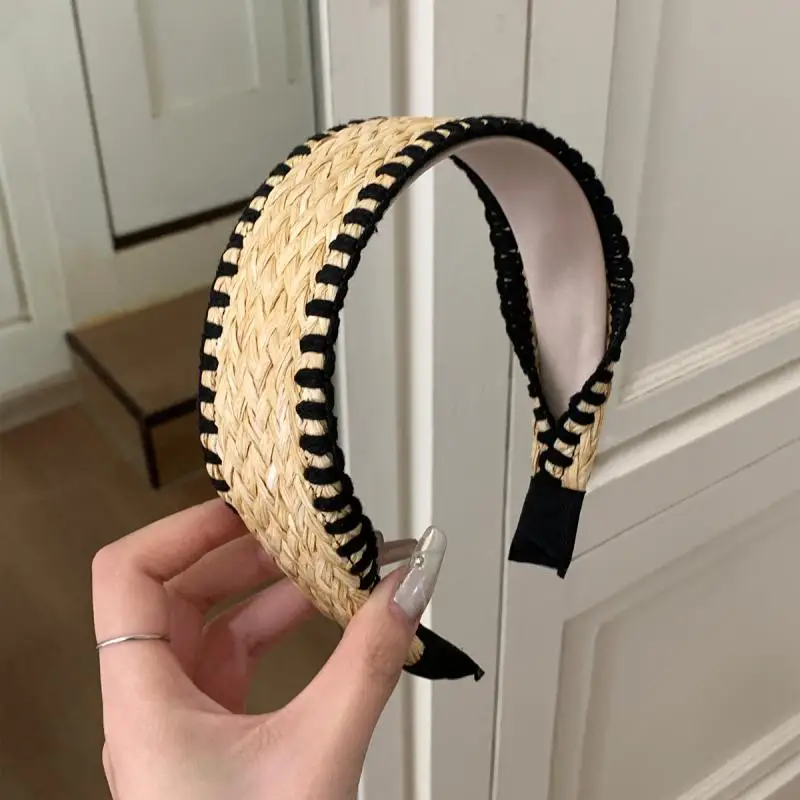 

Bohemian Wide-Brimmed Straw Headband – Elegant Hair Accessory for Women