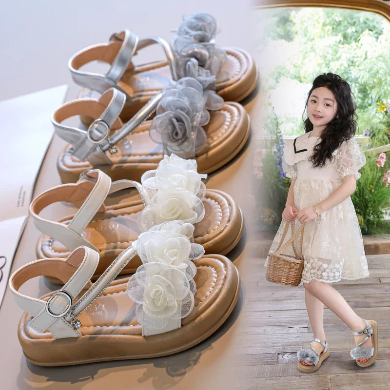 

Новинка лета 2023, детские сандалии принцессы для девочек, модная нескользящая универсальная шикарная обувь с мягкой подошвой в корейском стиле с цветами