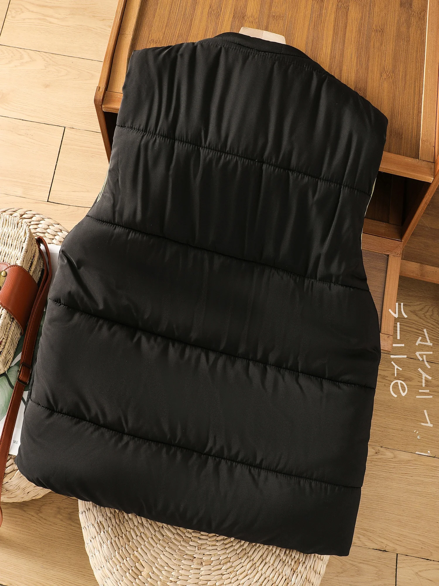 เสื้อกั๊กผ้าฝ้ายปักลายสำหรับผู้หญิง เสื้อคลุมกันหนาวสไตล์คลาสสิกสำหรับสุภาพสตรี ลายดอกไม้แบบกลม