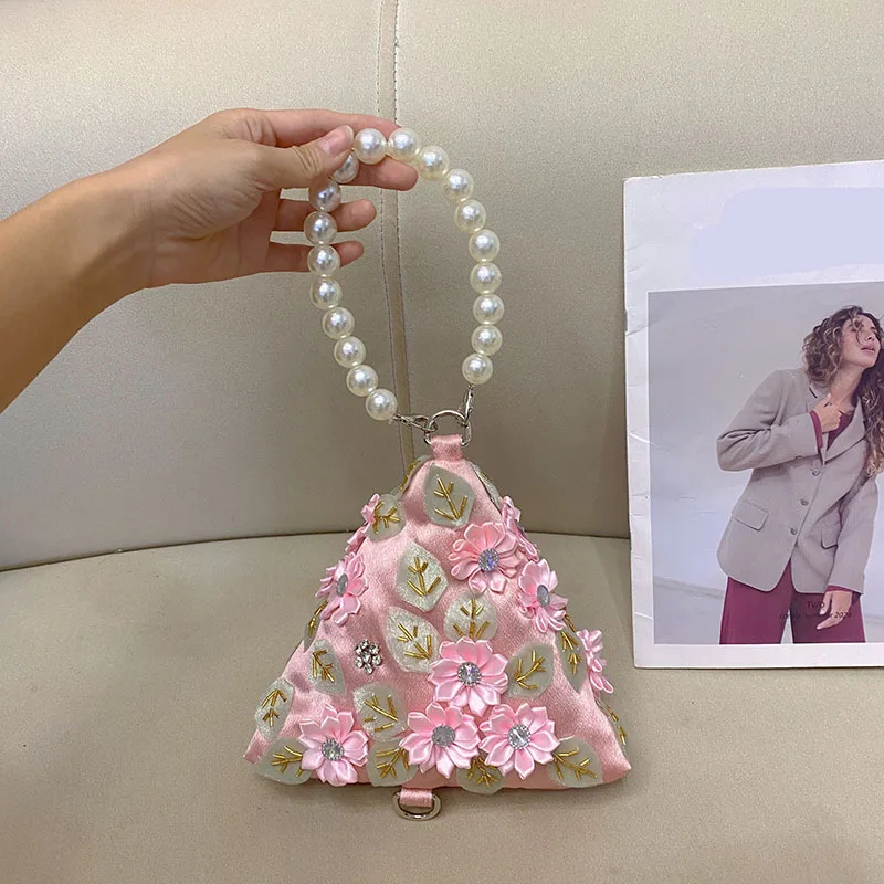 Style Literary and Artistic, Sweet and Shiny, Inlaid with Diamonds, Flowers and Leaves, Zongzi-Shaped Portable Messenger Bag