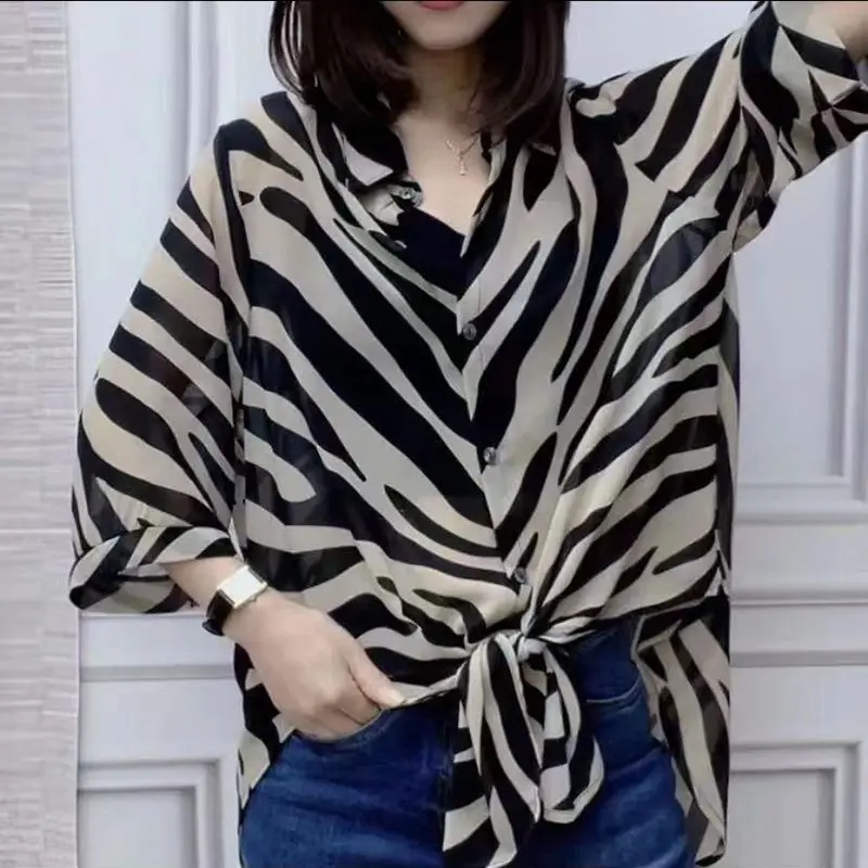 2024 Summer New Shirts Retro Fashion Spliced Button Loose Printed Striped Women\'s Polo-Neck 3/4 Sleeves Asymmetric Midi Blouses