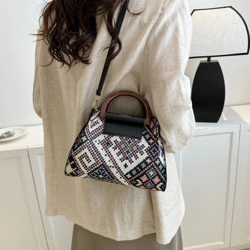 1pcs Ethnic Pattern Tote Bag Outdoor Travel Casual Fashion Shoulder Crossbody Bag Daily Commuter Handbag