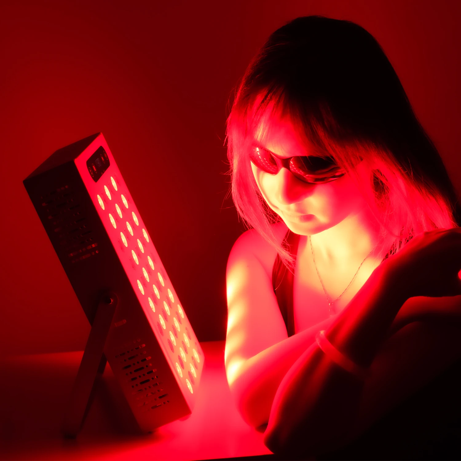 

Популярная настольная панель для светотерапии 660 850 нм, фотонный аппарат с инфракрасным LED-светом для домашнего использования