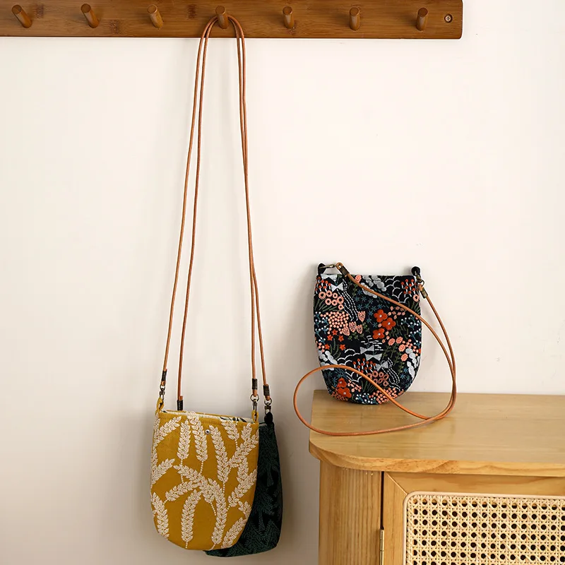 Heavy Embroidery Phone Bag Crossbody Bag, Large Capacity Mini Shoulder Small Satchel, Fabric 3D Niche New Style Women's Bag