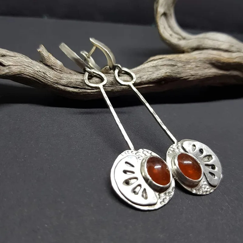 Vintage Asymmetrical Coral Long Stem Charm Earrings Women Elegant Antique Silver Apple Shape Handmade Ear Jewelry