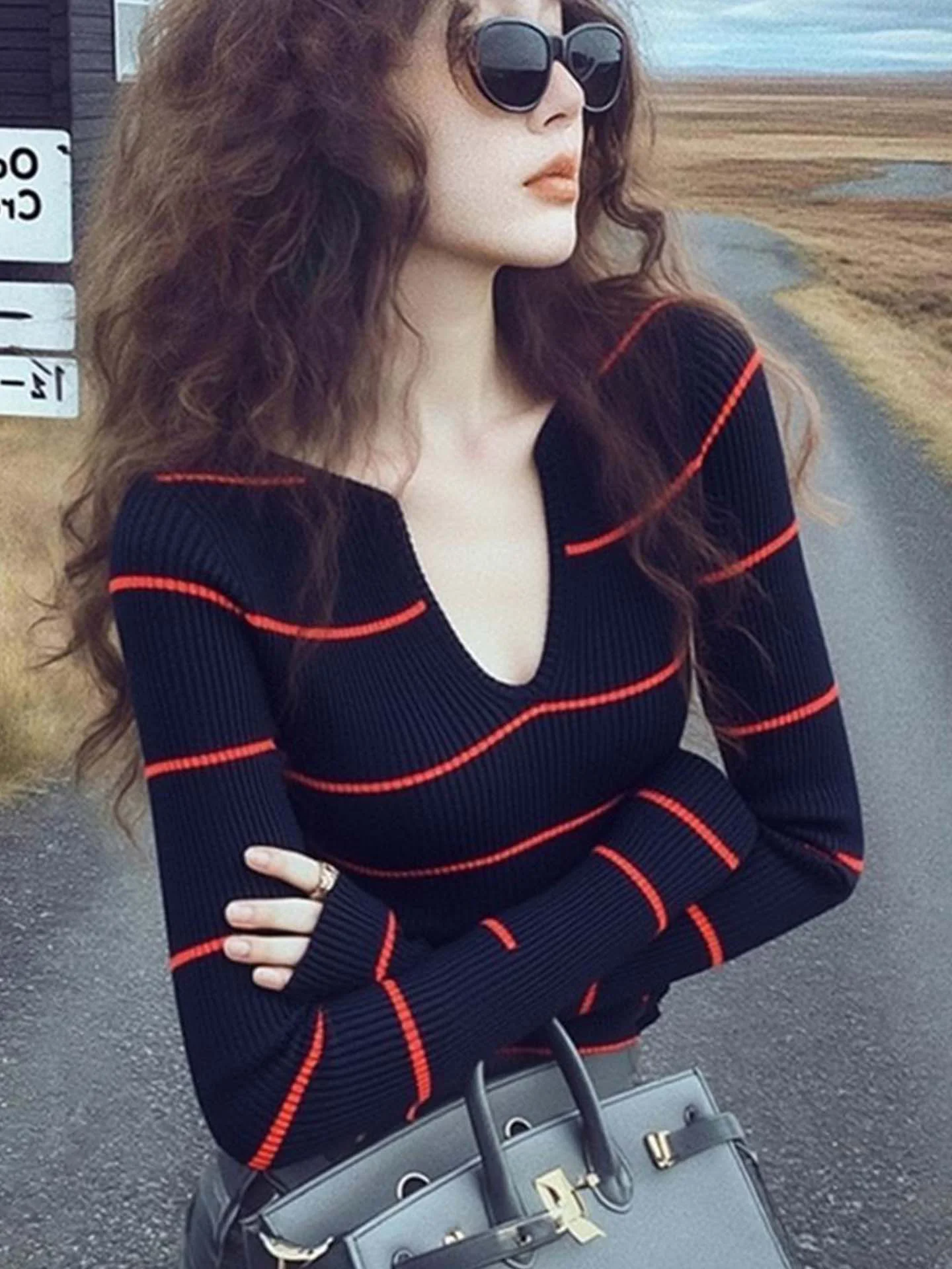 

Unique Design High-End Feel V-Ne Long Sve Knitwear Women's Trendy Striped Faion Hong Kong Sle Top Not Repeating