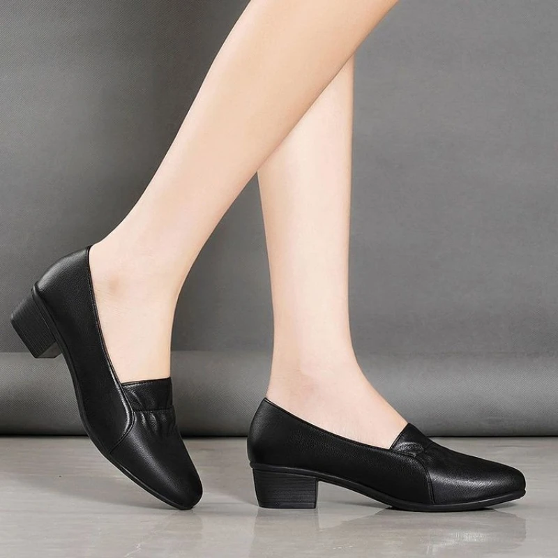 Komfortable Walking-Schuhe für Damen, mittelhohe Blockabsatz-Pumps, Slip-On-Loafer aus PU-Leder, Vintage-Stil, quadratische hohe Absätze, Büro-Damenschuhe, elegante Schuhe – Detail 3