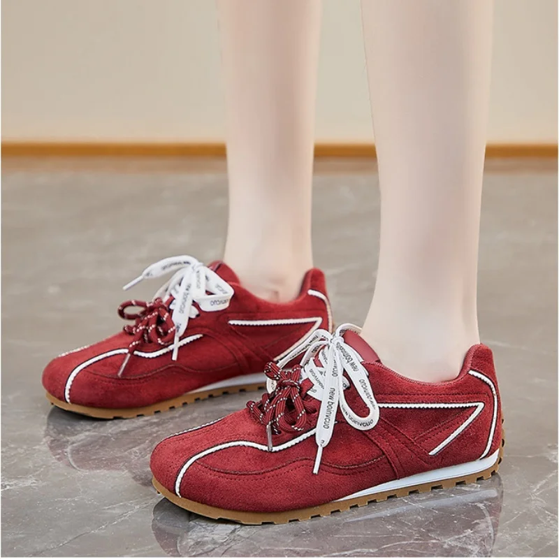 

Trendy Women's Thick-Soled Sports Shoes Versatile Fashionable Jogging Casual Footwear for Spring Autumn Youth Running