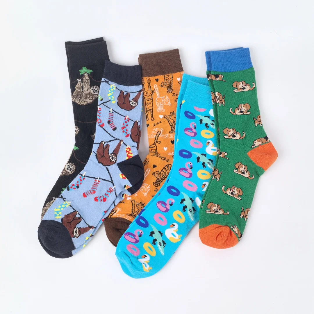 

1 Pair Of Men's Mid-calf Socks ，Quirky Cat, Dog, Sloth, Swimming Ring，Trendy For All Seasons Wearing