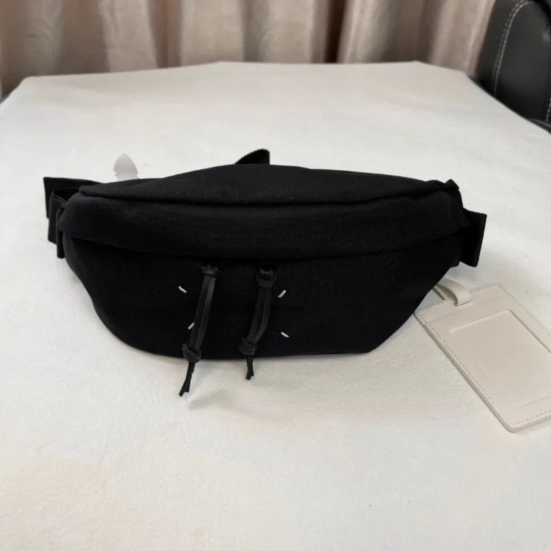 2024 Unique and trendy black nylon crossbody bag for both men and women, featuring a niche original and fashionable waist bag