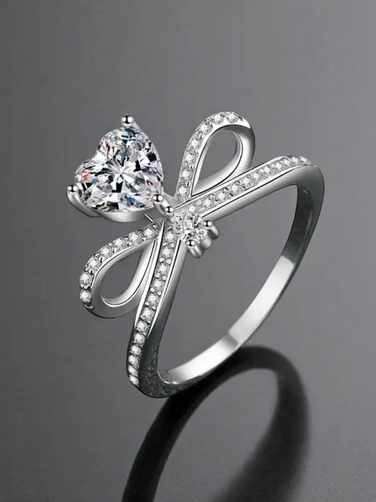 Anello Moissanite in argento sterling 925 di vendita calda VVS1 D-color Anelli delicati a forma di cuore da donna Regalo di San Valentino femminile Weddin