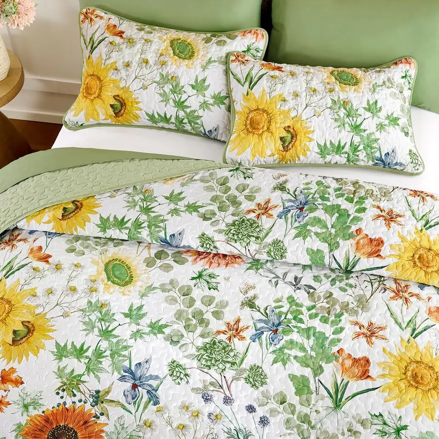 

Комплект постельного белья King Size из 3 предметов: Цветочный узор, шалфейно-зеленый, с подсолнухами, яркий летний, мягкий, легкий, покрывало
