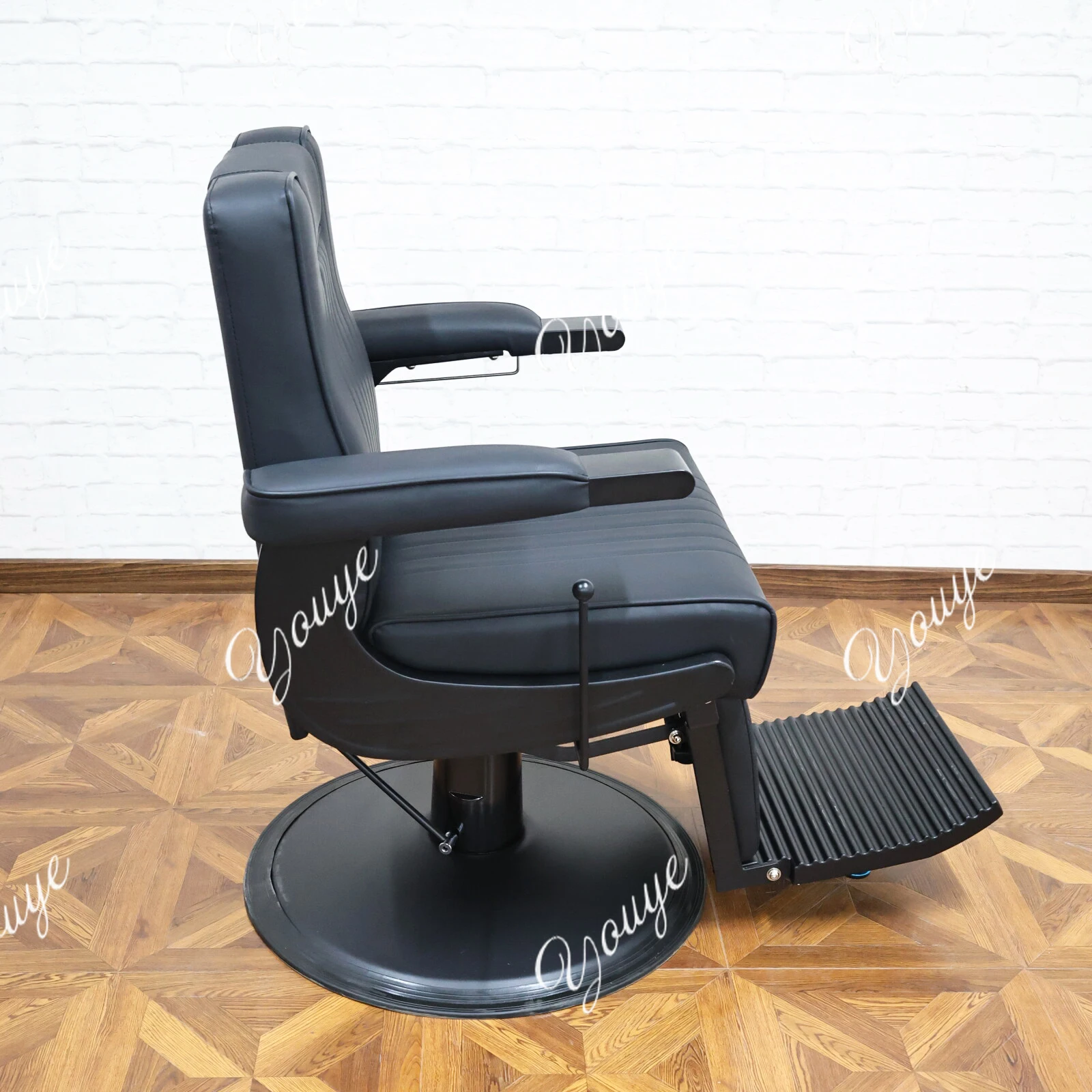 Barber Shop Barber Chair, 360° Rotatable and Recline, Hydraulic Lift, Black Chairs, Customizable Hair Salon Furniture Wholesale