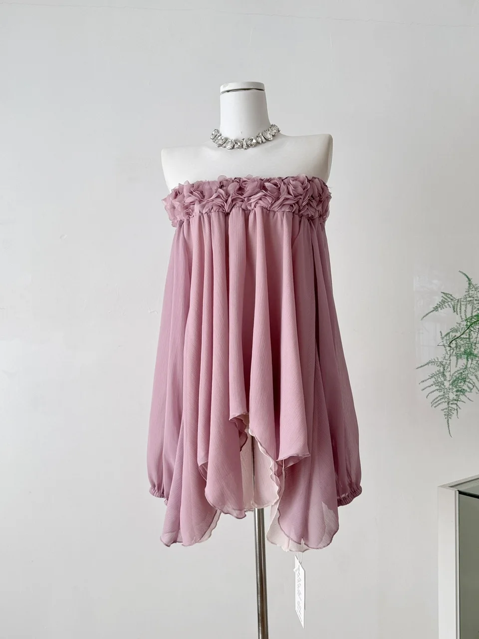 قميص شيفون أنيق بكتف واحد للنساء، تصميم فضفاض لفصل الخريف 2025، بتصميم ثلاثي الأبعاد للزهور، قميص مخصر من Fairy Heavy Industry. #4