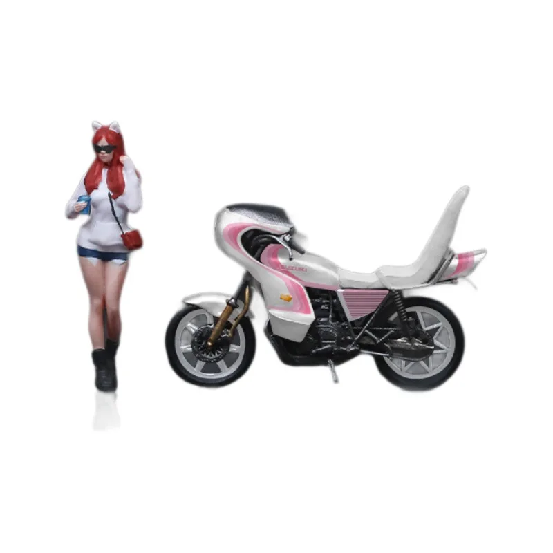 

51:64 Runaway White Pink Latte Motorcycle Doll Set Resin Model