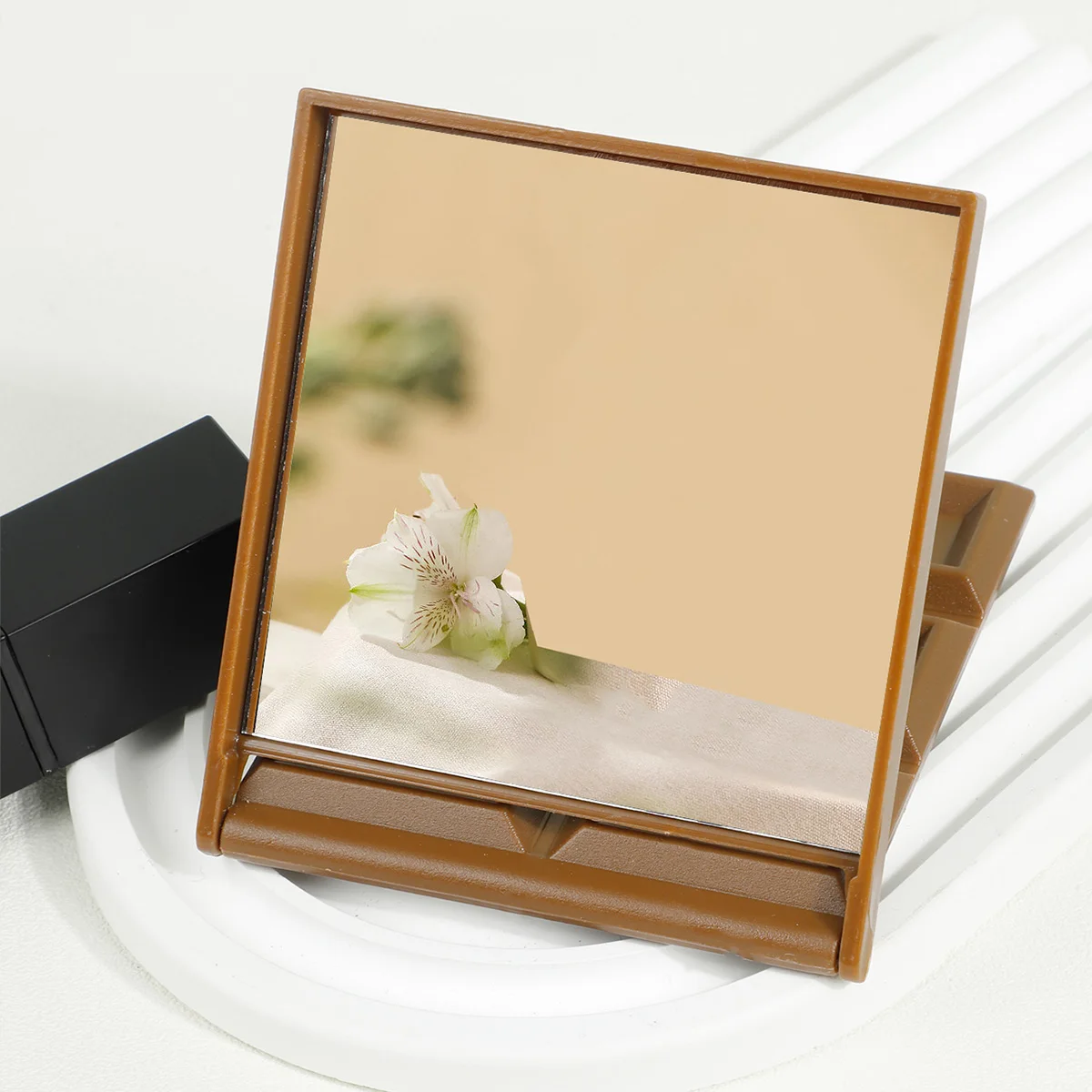 Kreativer dekorativer Schokoladenspiegel, quadratisch, Kawaii, tragbarer Spiegel, Kunststoff, schokoladenförmiger Kosmetikspiegel für Kinder