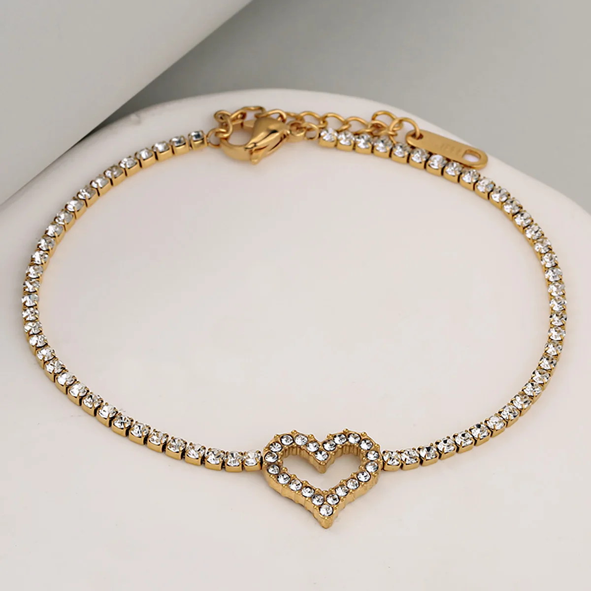 

Light Luxury Texture Full Diamond Fashion Hollow Love Heart Stainless Steel Chain Bracelet For Women, Premium & Low-Key
