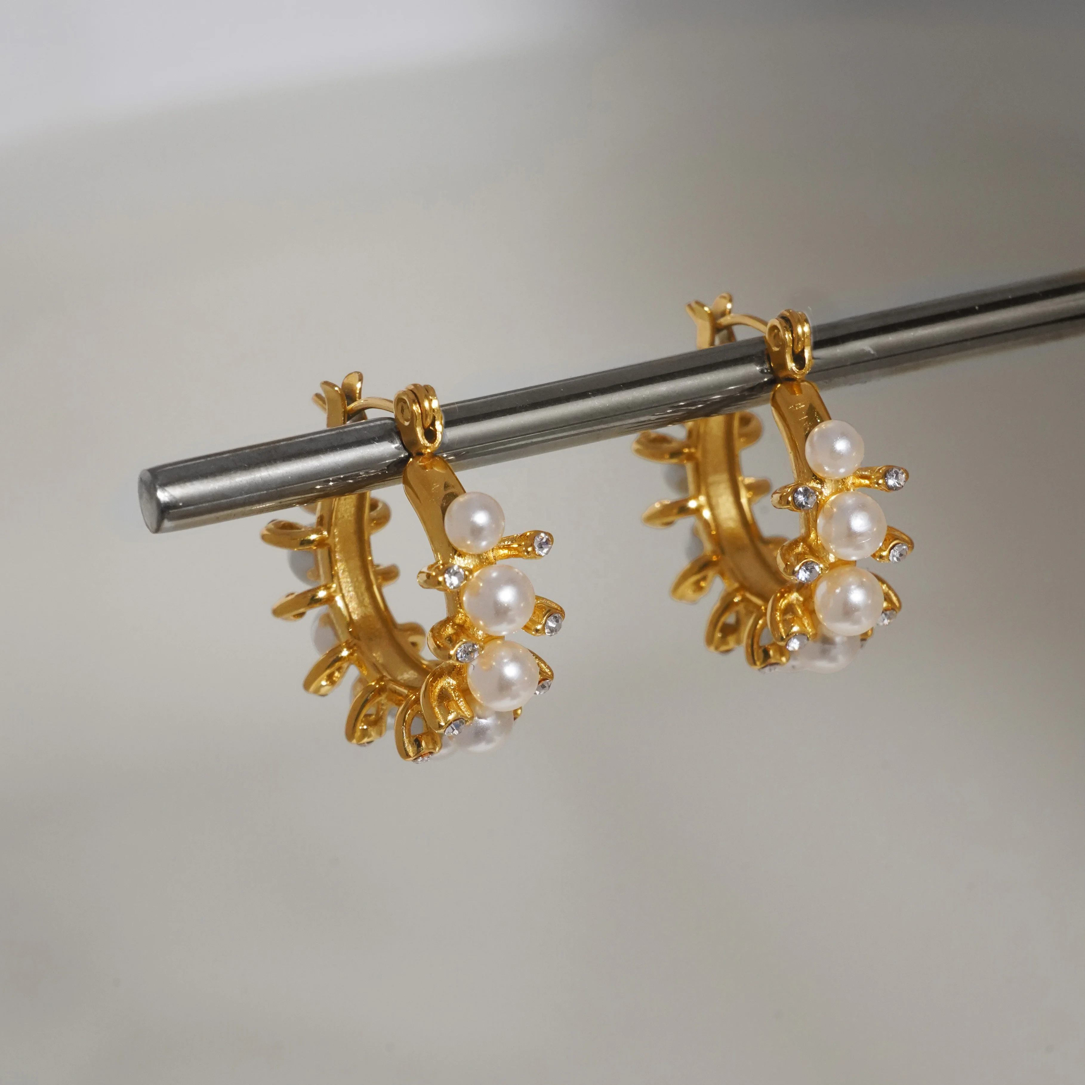 

DASEIN New 18k Gold Plated Imitation Pearl Star Zircon Coral Hoop Earrings Unique Hypoallergenic Stainless Steel Rococo Jewelry