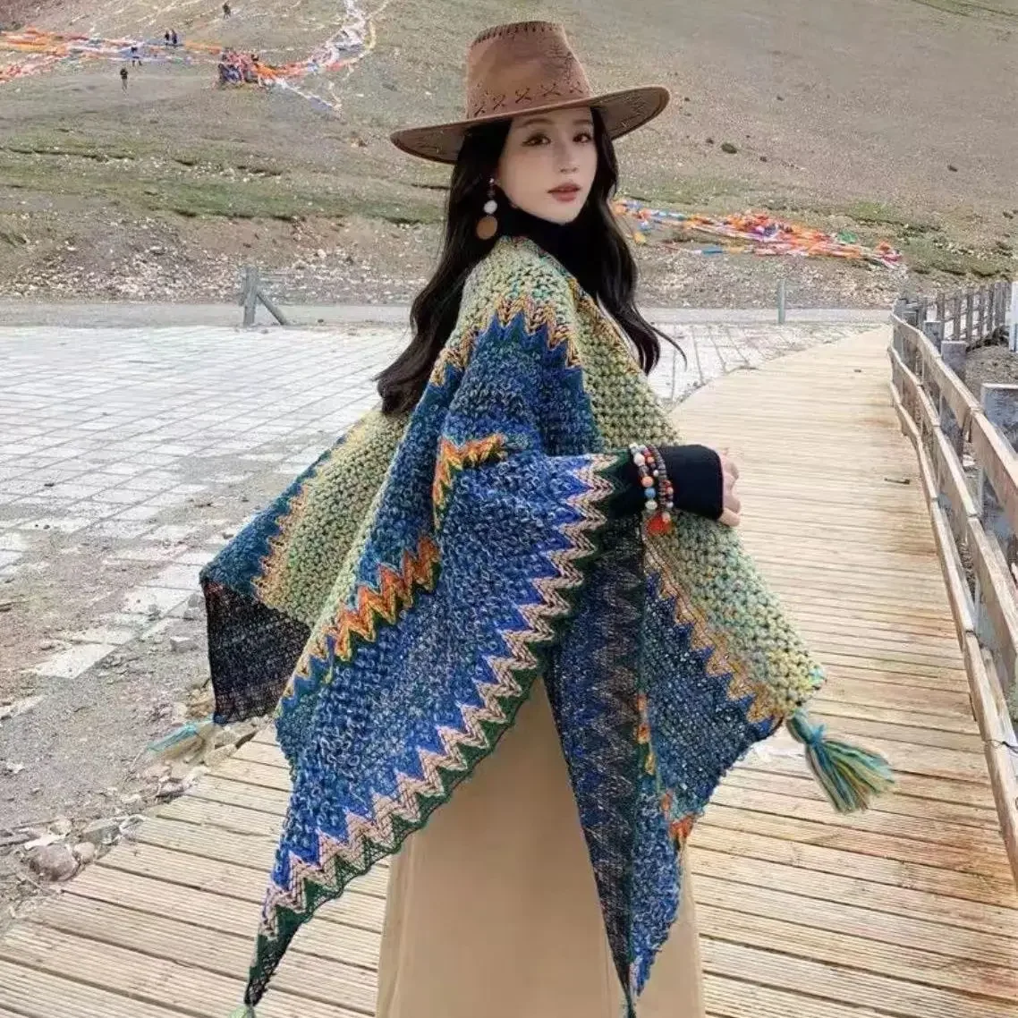 Women Autumn Winter Bohemian Street Wear Mid-length Thick Poncho Shawl Female Big Pendulum Loose Cloak Knitting Coat T118