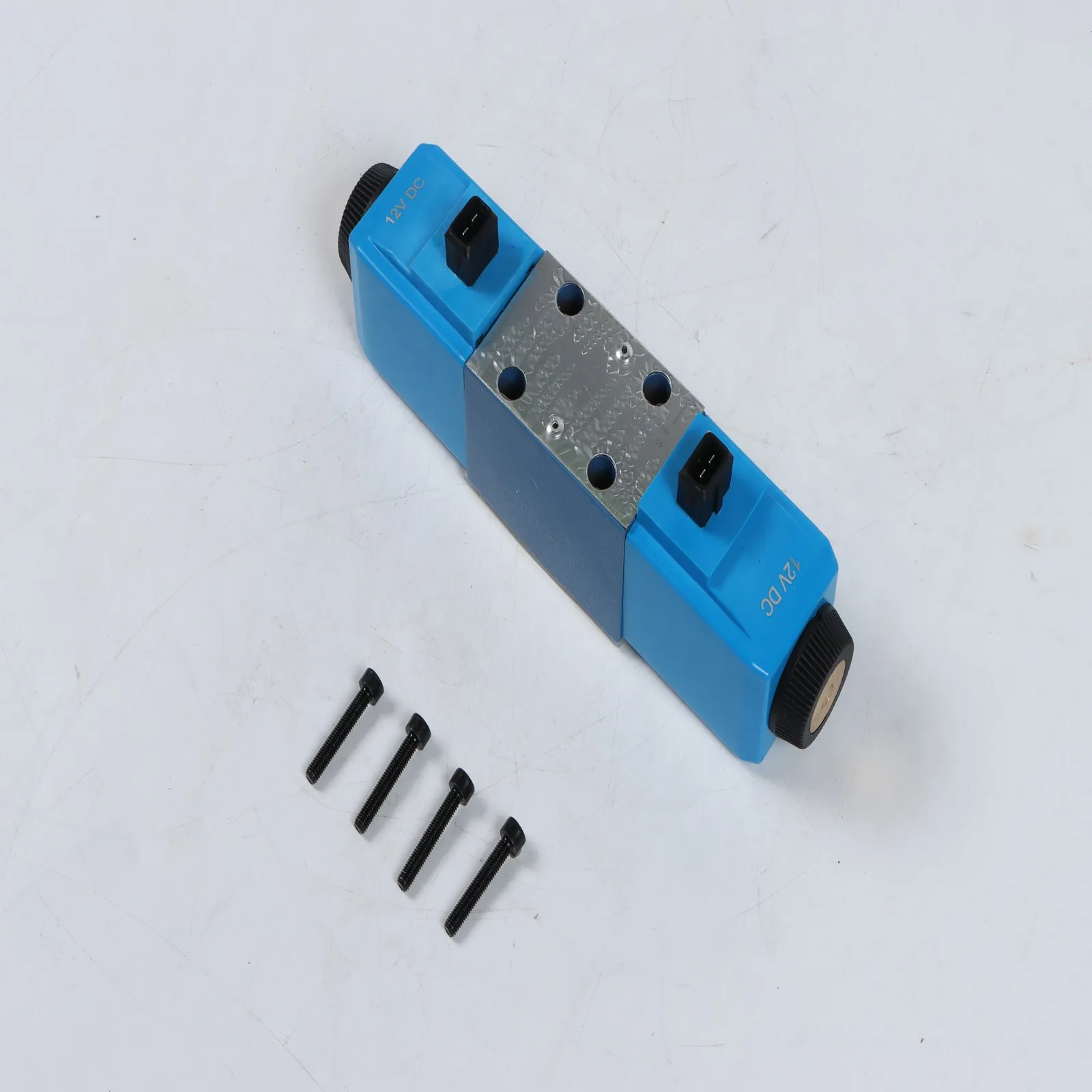 

1pcs Solenoid Valve 25/104700 for JCB SS620 PS760 PS720 SS640 PS745 2CX 3CX Replacement