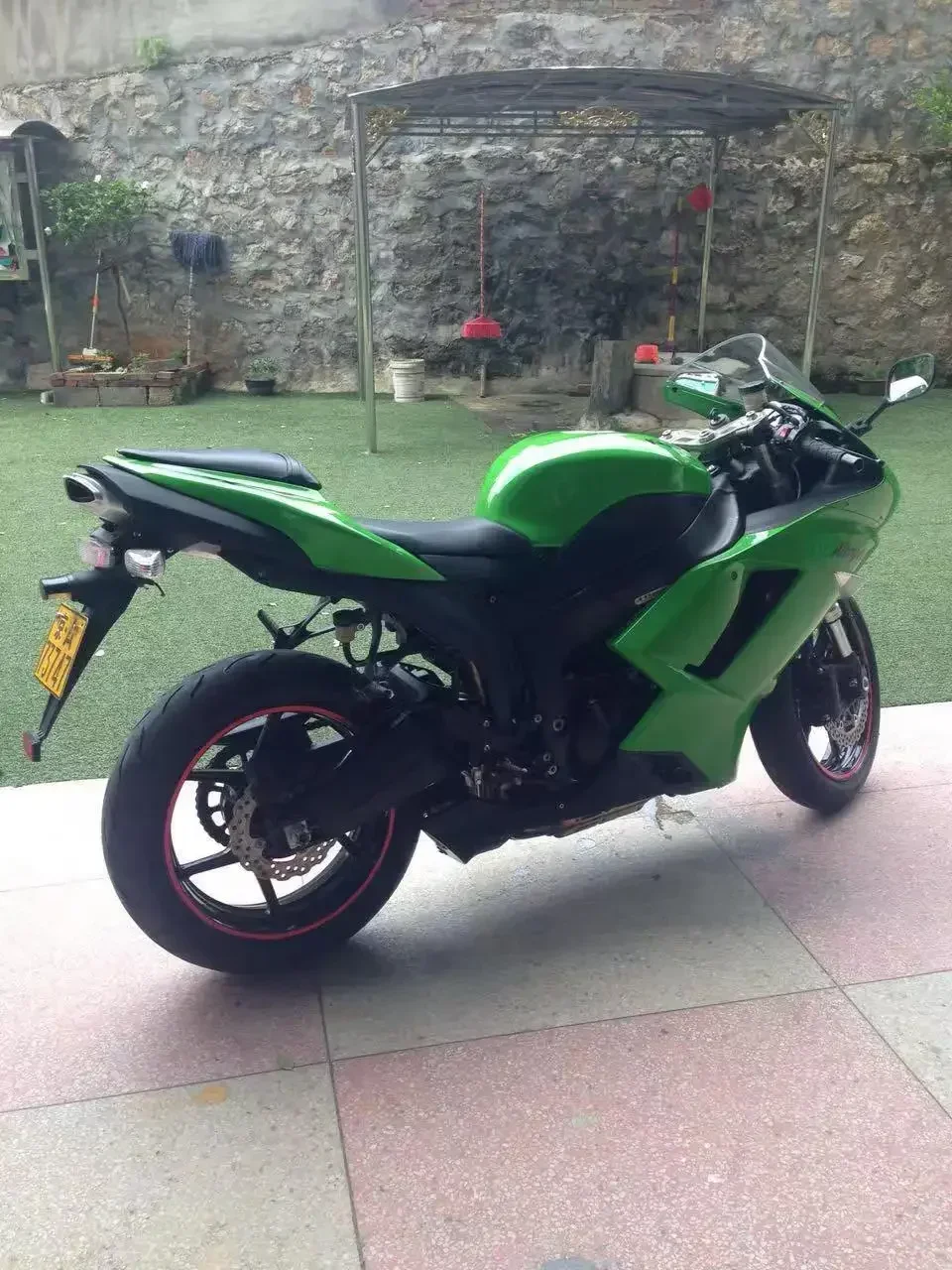 For Kawasaki ZX-6R motorcycle can be adjusted to automatically shrink the cornet plate frame tailored to the Kawasaki ZX-6R moto