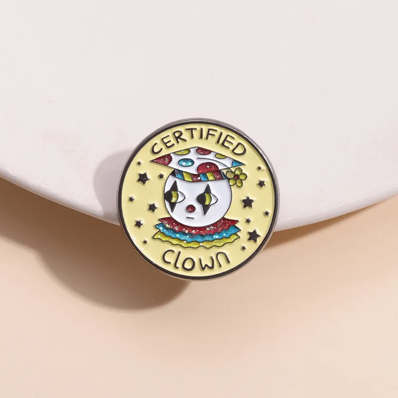 

Rotundity Fun English Letter Brooch Enamel Yellow Clown Colorful Funny Badge Metal Backpack Clothing Pin Gift Souvenir Wholesale