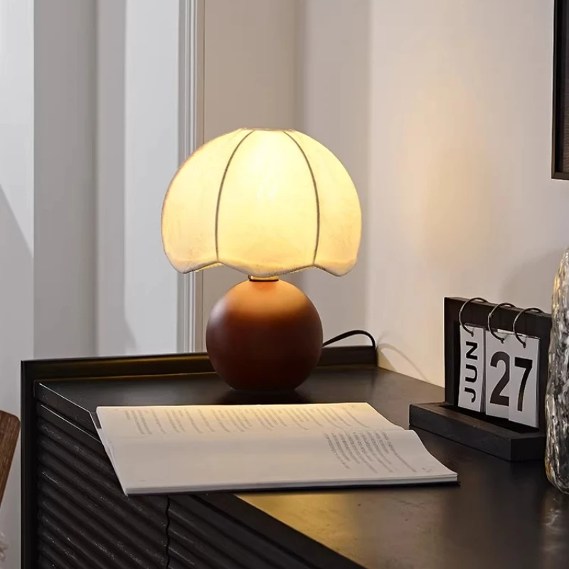 

French Vintage Solid Wood Table Lamp Fabric Lampshade Bedroom Bedside Living Room Study Restaurant Tearoom Atmosphere Desk Light