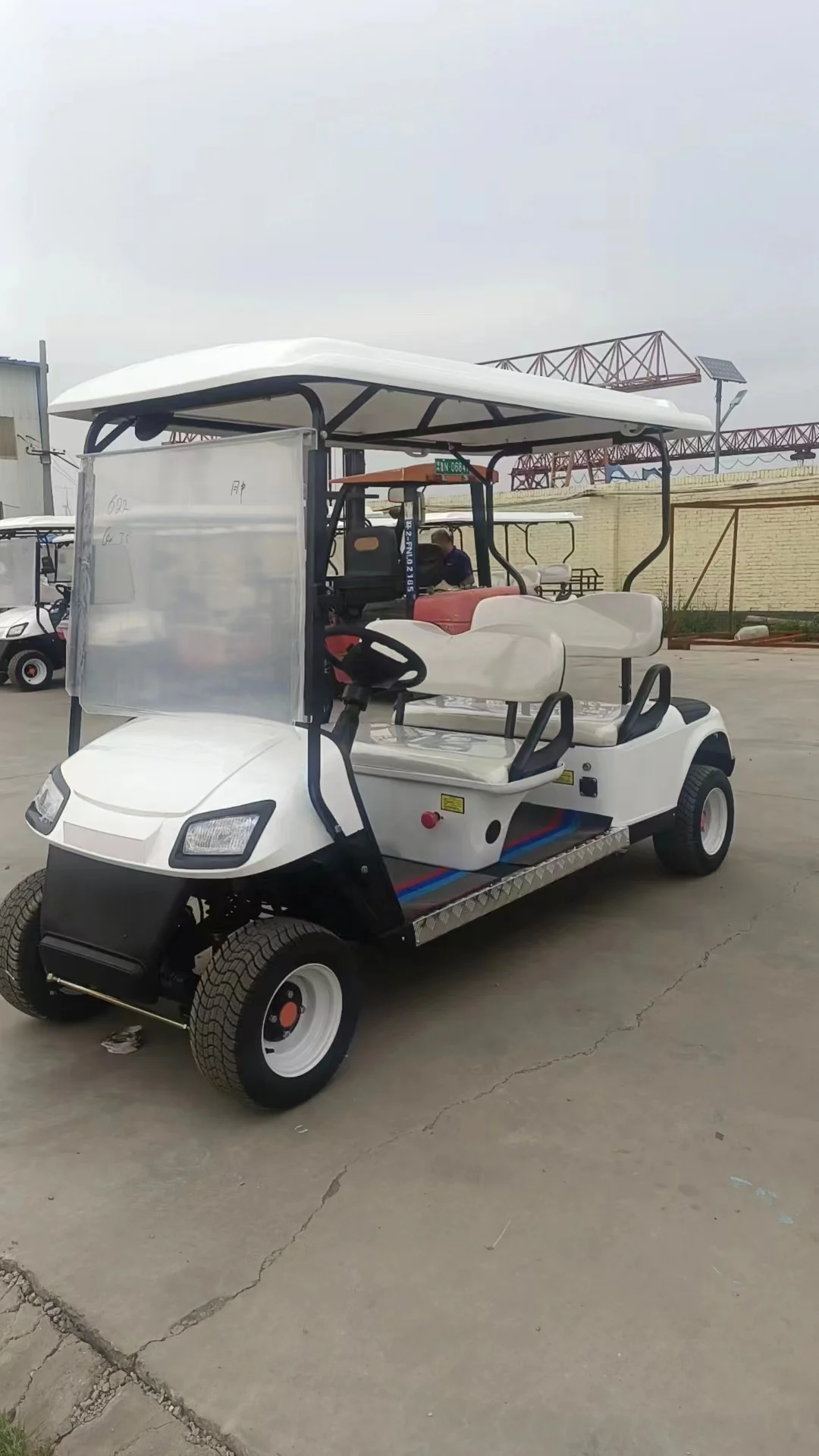 2023 wholesale customizable  4 wheel electric mini golf cart sightseeing vehicle  electric utility golf car