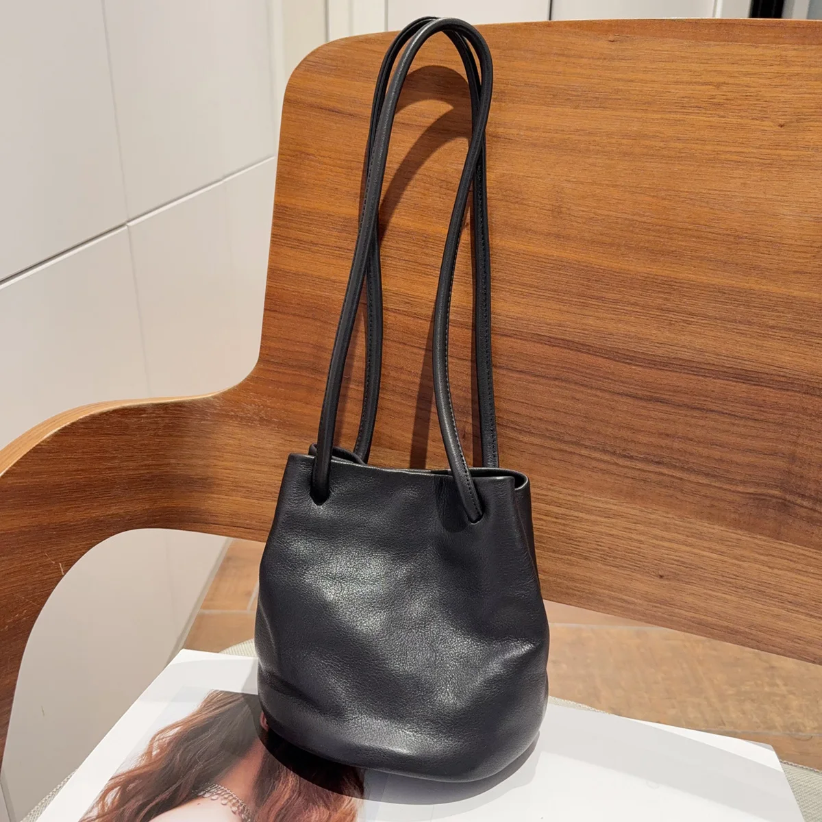 

Модная кожаная сумка-мешок, женская сумка через плечо из мягкой кожи с верхним слоем, маленький размер, повседневная винтажная художественная пригородная сумка