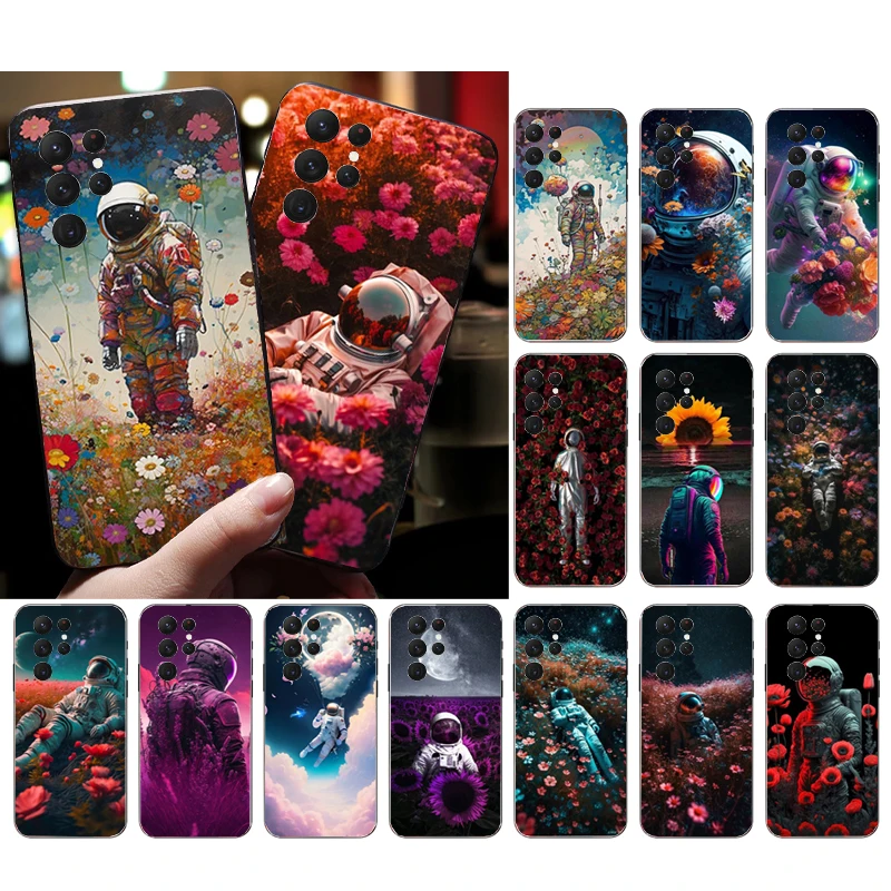 Astronauts in the flower field Phone Case For Samsung S24 S23 S22 S21 S20 Ultra S20 S22 S21 S23 S20 FE S24 Plus