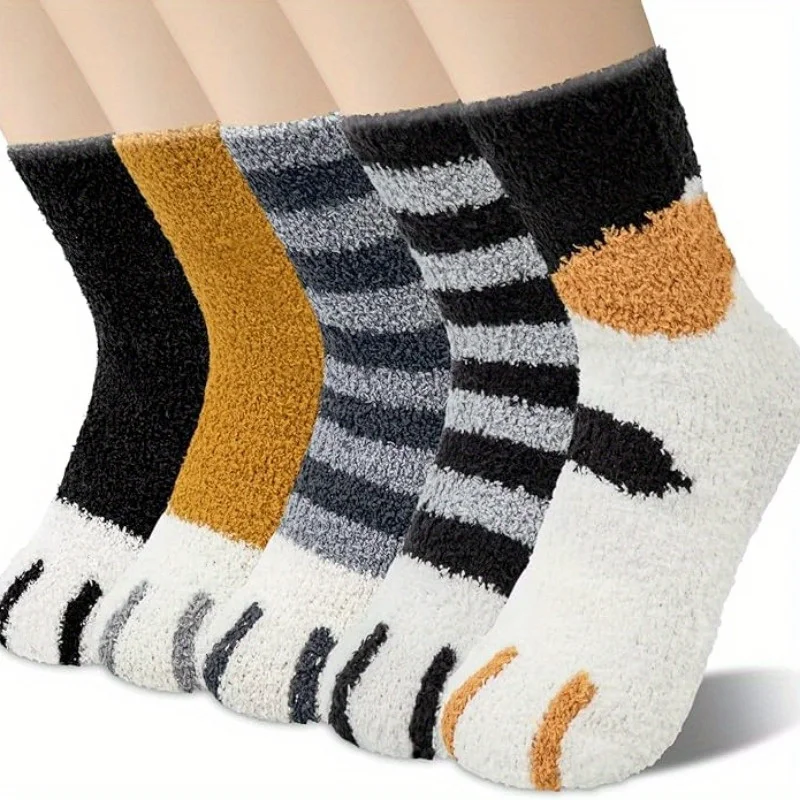 5 pairs of women's special thick and plush snow socks, popular coral fleece cat paw socks for pregnant women to wear