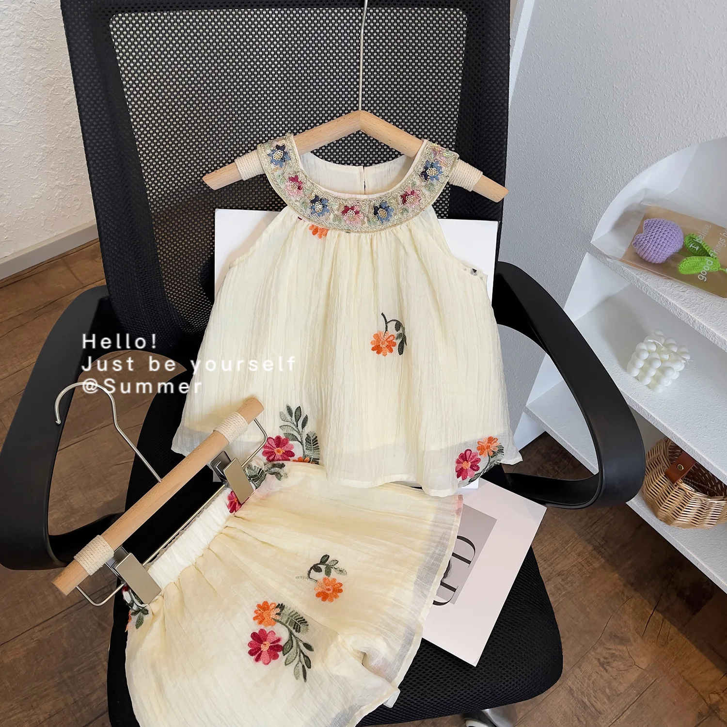 Children Set 2023 Summer New Fashionable Korean Style Girl Temperament Senior Sense Sleevelessshirt and Short Two Piece Set