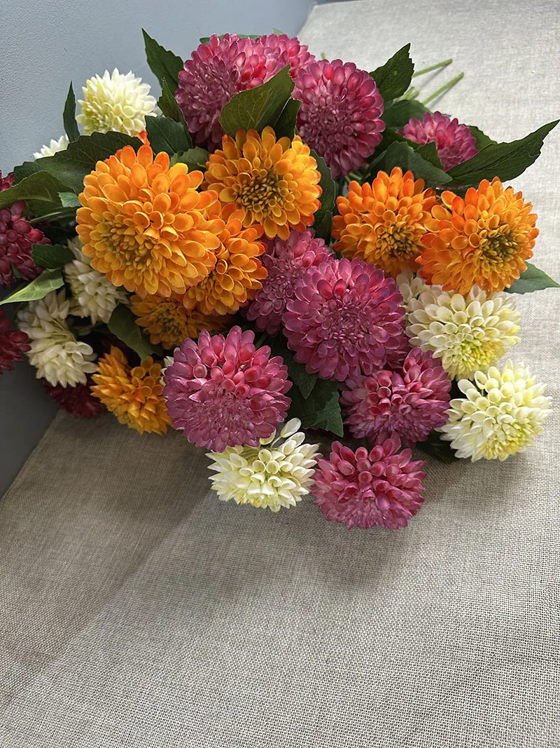 5 Stück Künstliche Dahlien-Zweige, Plastik-Kunstblumen, Hochzeit Rosa Dahlie, Grüne Pflanze, Simulationsblume, Auditorium-Dekoration – Detail 23
