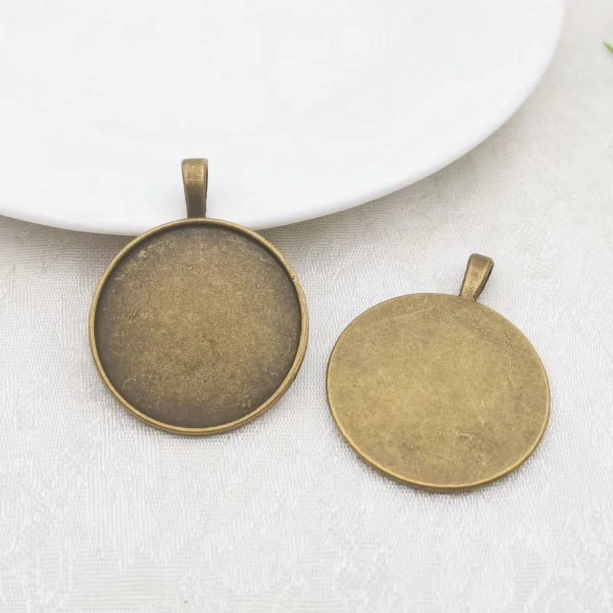 

10PCS Inner size:18/20/25/30mm Alloy Antique Bronze Vintage Cameo Pendant base settings DIY Jewelry accessory