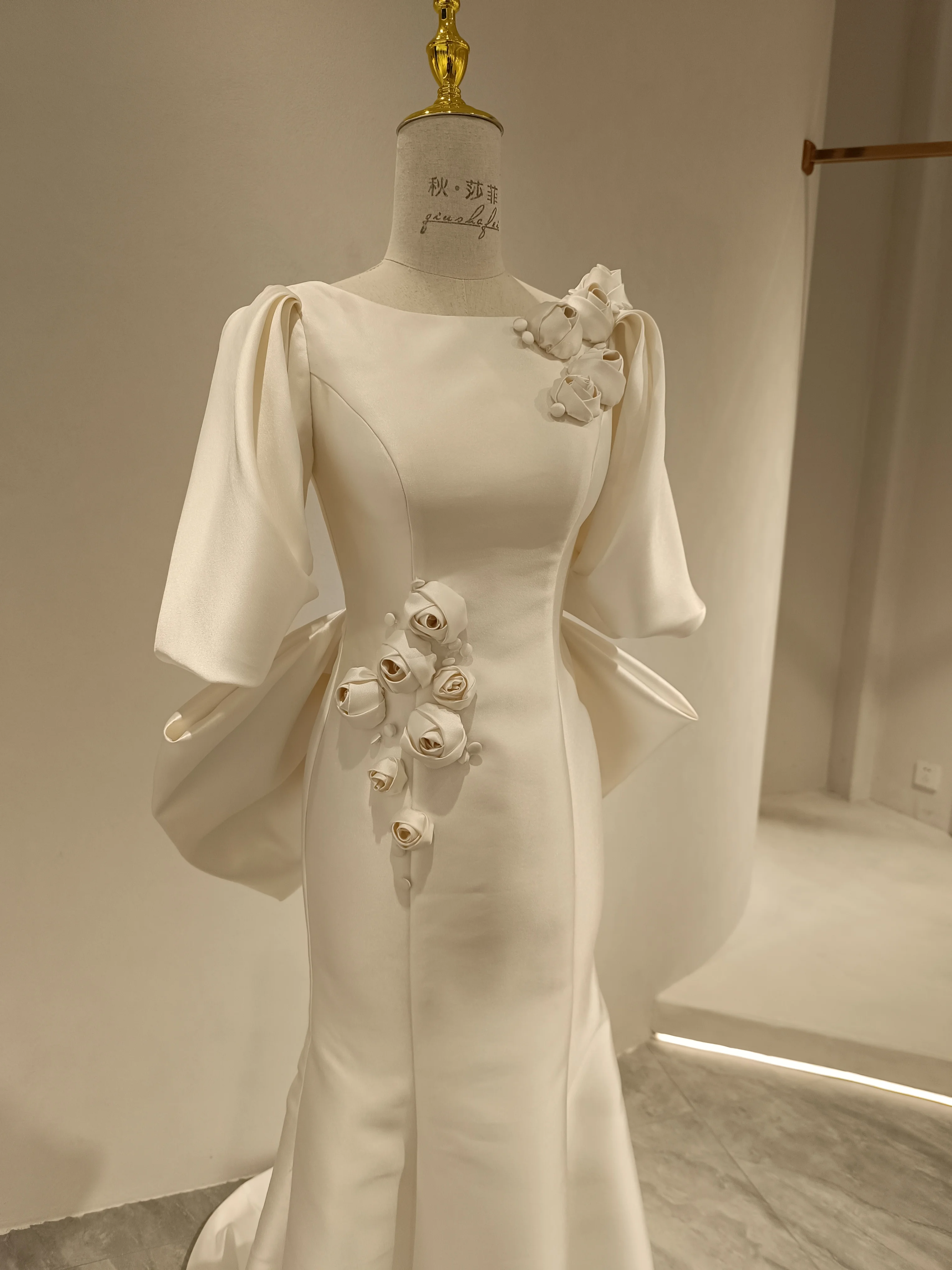 Vestido de novia de manga murciélago de sirena Mikado, hecho a mano, flor, 100%