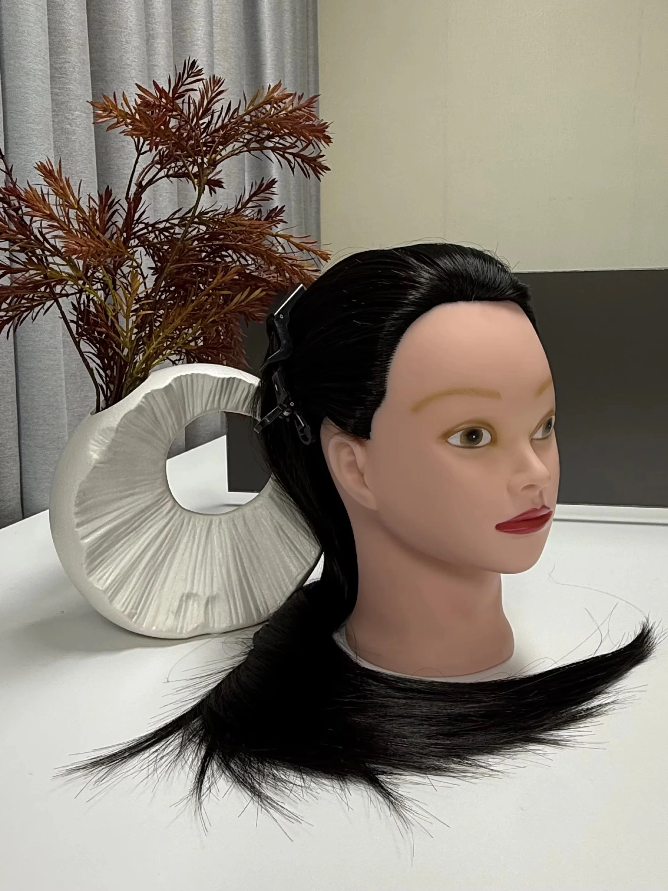 26 "-28" عارضة أزياء رئيس تصفيف الشعر التدريب القزم التجميل دمية رئيس الألياف الاصطناعية الشعر وحامل مشابك مجاني