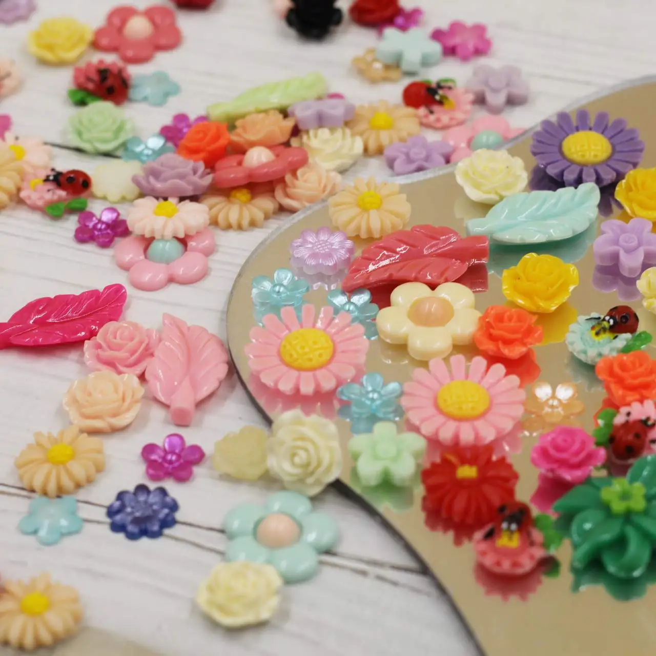 300PCS Flatback Resin Floral Leaf Charm Cameos Cabochon Mix Random 10-30mm DIY Crafts Decoration Jewelry Supplies Material Pack