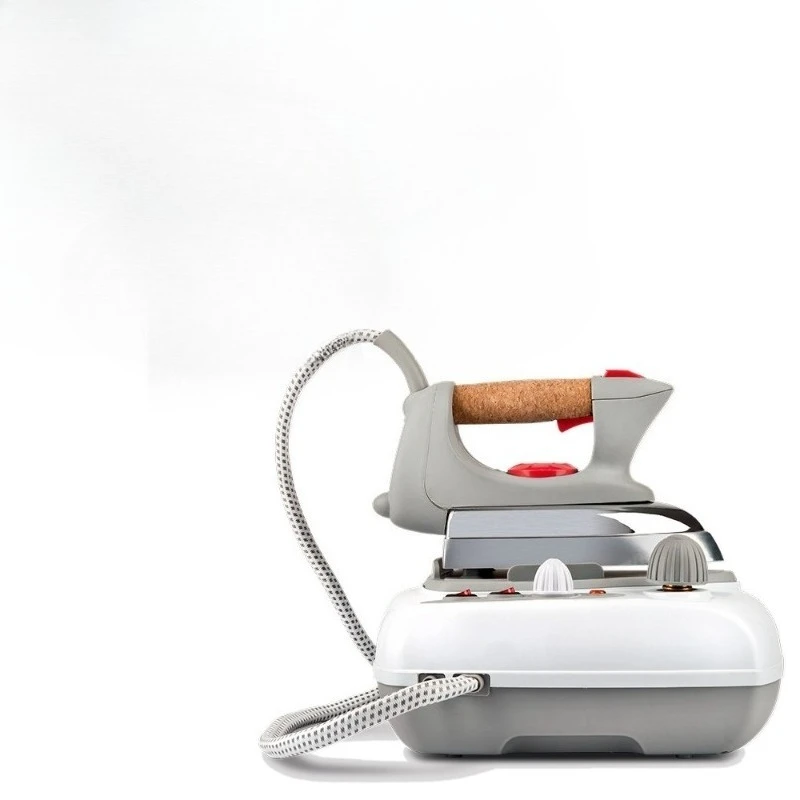 Pourquoi choisir un fer à repasser vapeur 2000W base aluminium pour vos vêtements délicats
