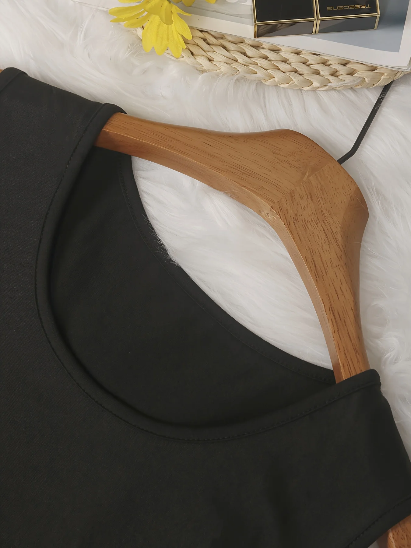 Elegantes Damen-Tanktop in Übergröße mit Spitzenbesatz für stilvolle Sommeroutfits – Detail 3