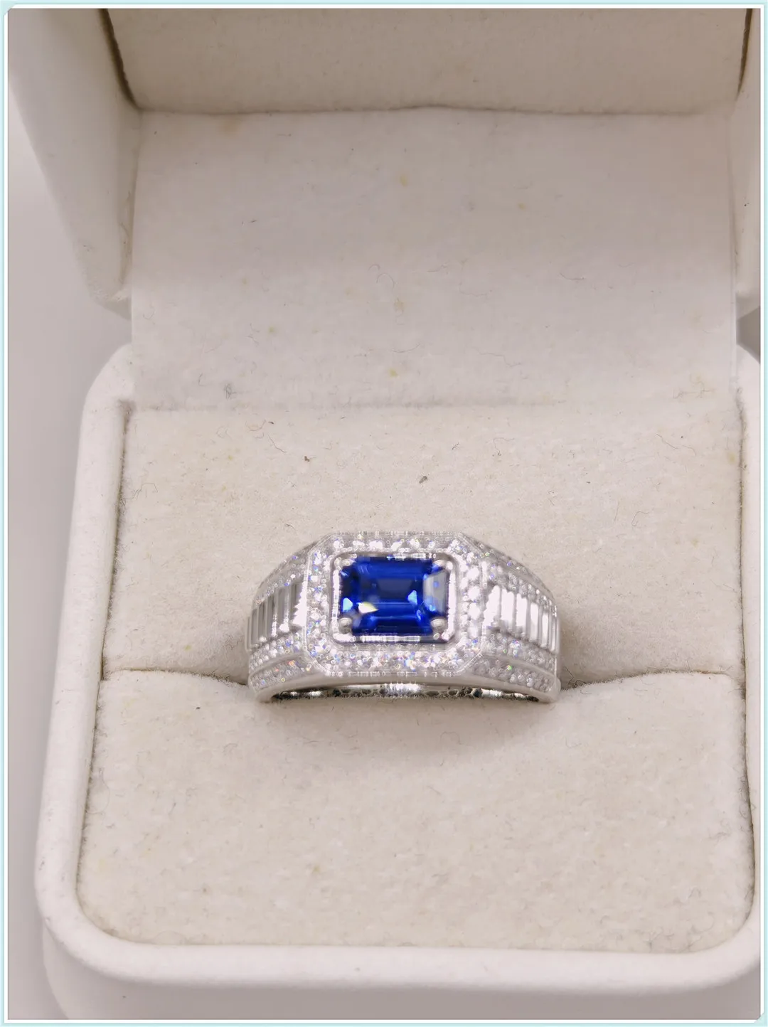 14K Gold Lab-Grown Diamond CVD HPHT Emerald Cut Blue Sapphire 1CT Platinum Men's Ring Engagement Ring Custom & Wholesale Jewelry