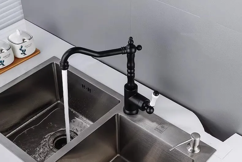 صنبور المطبخ الساخن الباردة الأسود رافعة واحدة خلاط رافعة سطح السفينة النحاس الكلاسيكية الأسود حوض خلاط صنبور النحاس