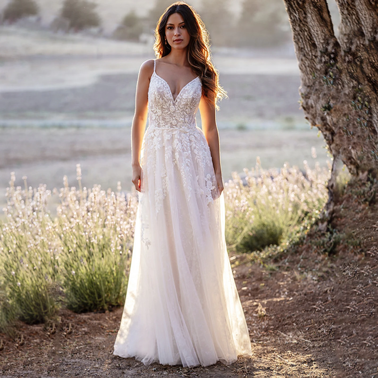 Simple A-Line Train Wedding Dresses Sexy Spaghetti Straps V-Neck Lace Bridal Gown Appliques Button Tulle Robe De Mariée