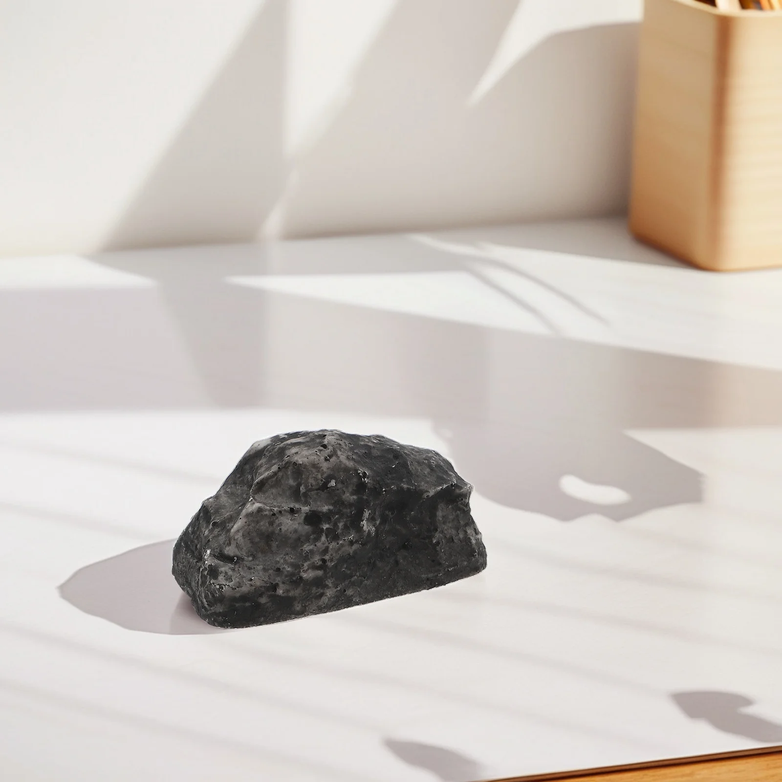 2Pcs Artificial Stone Key Holder Resin Material Realistic Rock Shape Key Storage Outdoor Yard Stone Storage Case